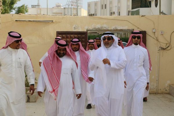 الاستاذ منصور بن عيد الحبيشي يستقبل سعادة محافظ ينبع الاستاذ منصور بن عيد الحبيشي يستقبل سعادة محافظ ينبع